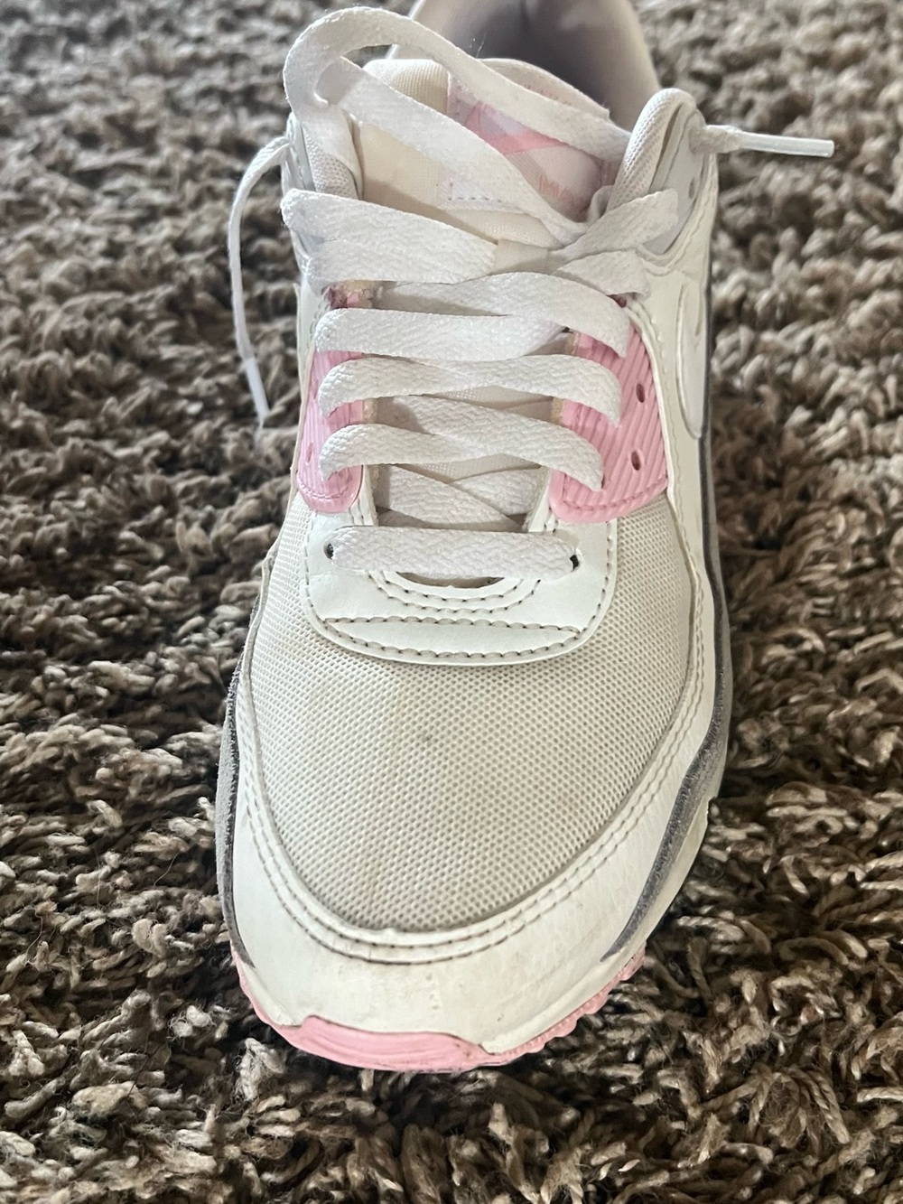 Nike Women's White and Pink Low-Top Athletic Sneakers - Picture 11 of 12